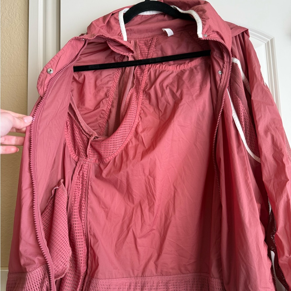 Free People FP Movement
Windbreaker Jacket Hooded
Loose fit‎ Rose Pink Size XS - Picture 9 of 10